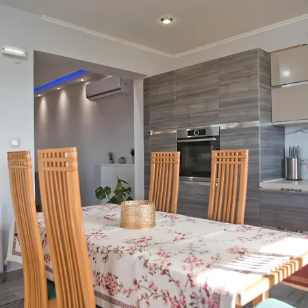 Elena's With View * Nea Triglia