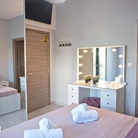 Villa Elena's With View Nea Triglia