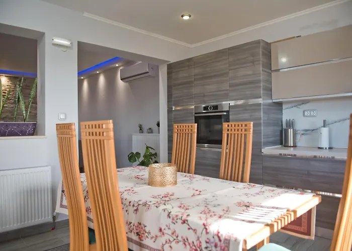 Elena's With View * Nea Triglia