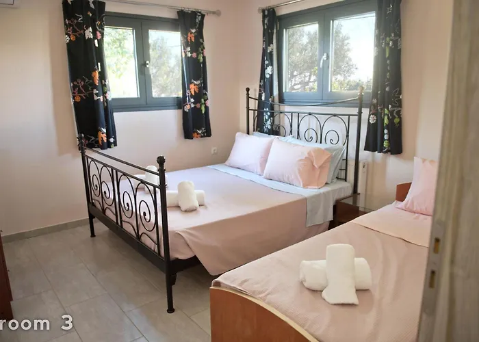 别墅 Elena's With View