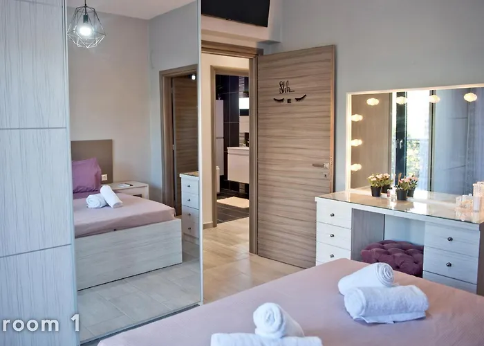 Elena's With View Nea Triglia