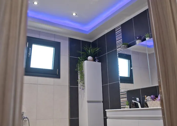 别墅 Elena's With View