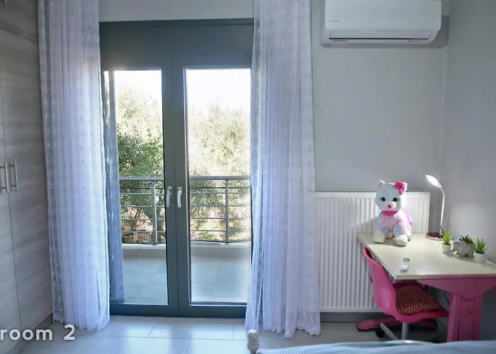 Elena's With View 别墅 *